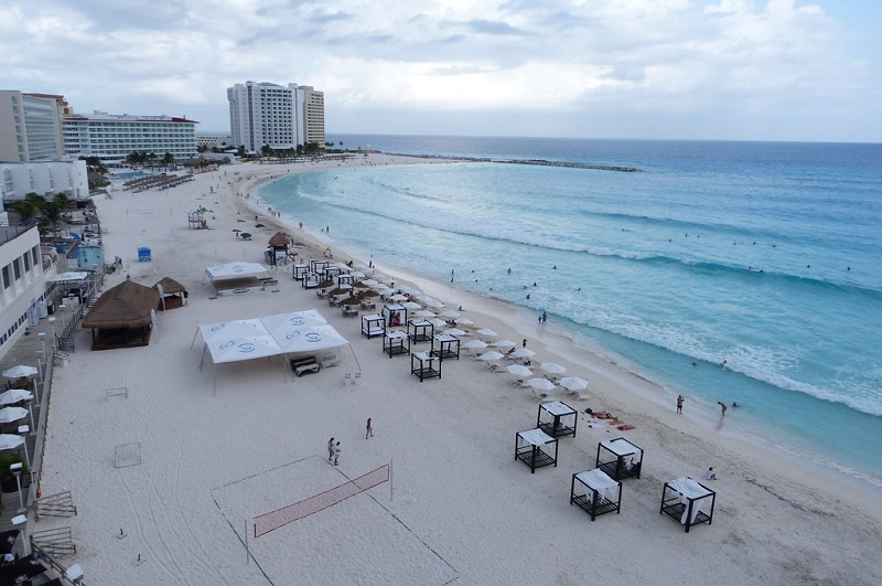 Gaviota Azul Beach in Cancun