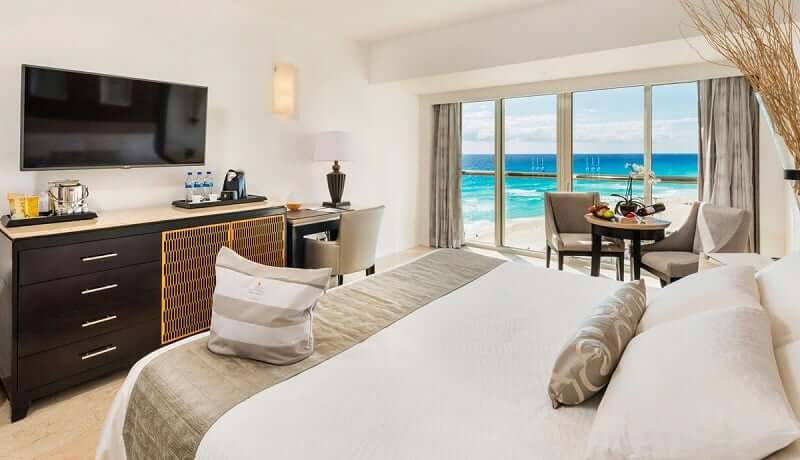 Room at Le Blanc SPA Resort all-inclusive in Cancun