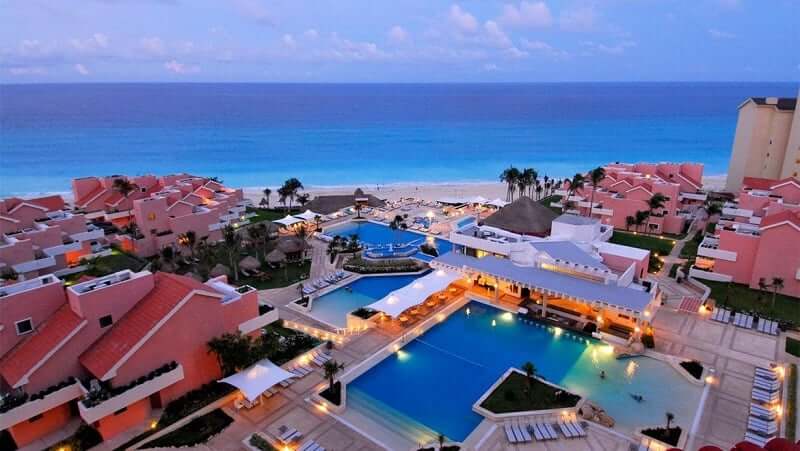 Tips of hotels in the Cancun Hotel Zone