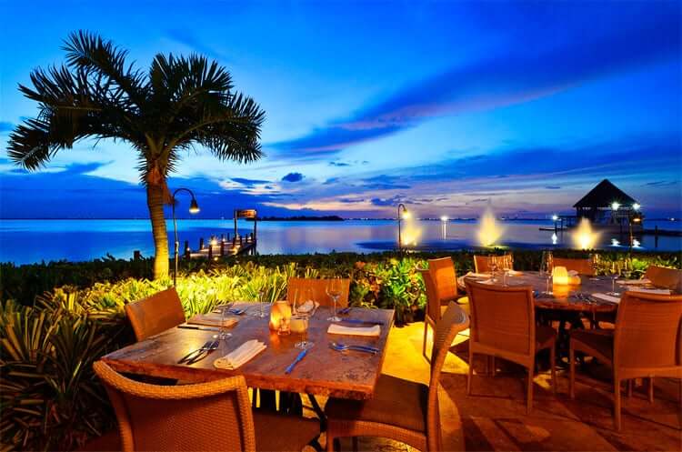 Dinner at restaurant in Cancun