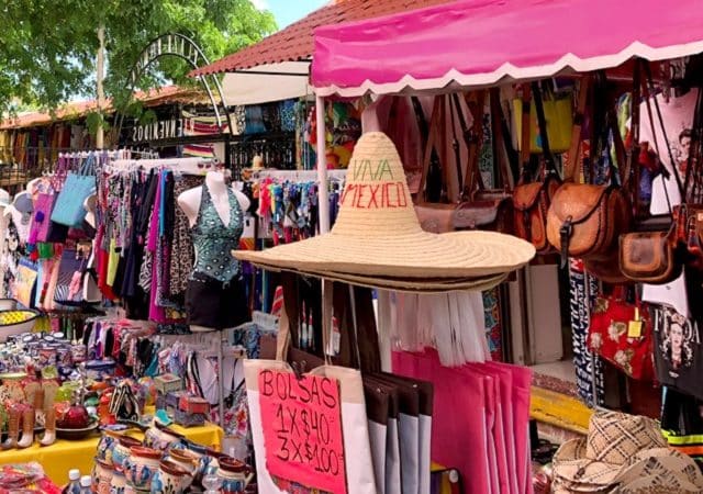 Where to buy souvenirs in Cancun