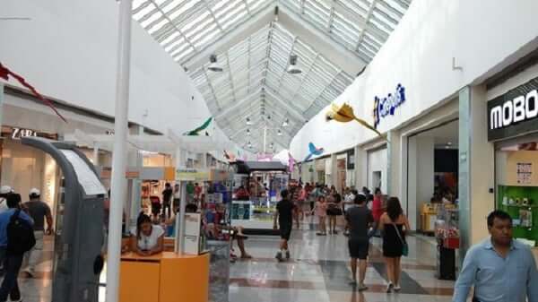 Plaza Las Americas mall in Cancun