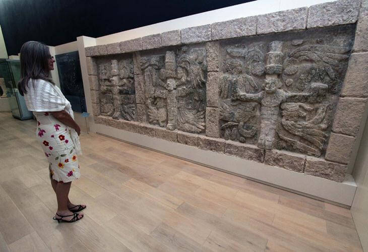 Tour by Mayan Museum of Cancun