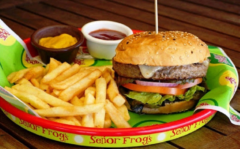Señor Frog's hamburger in Cancun