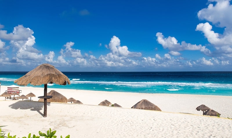 Delfines Beach in Cancun