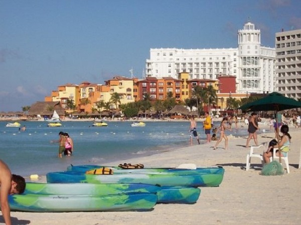 Linda Beach in Cancun