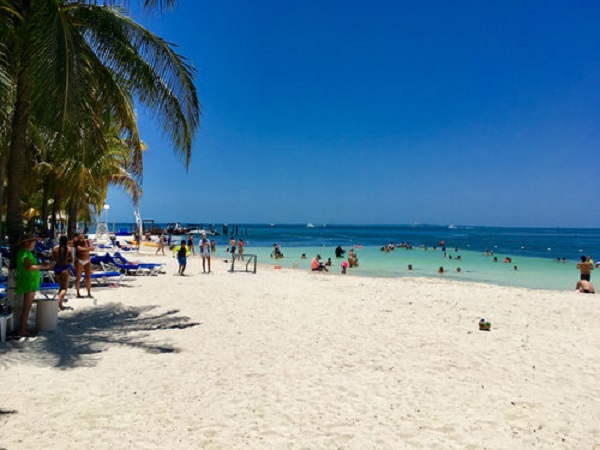 Linda Beach in Cancun
