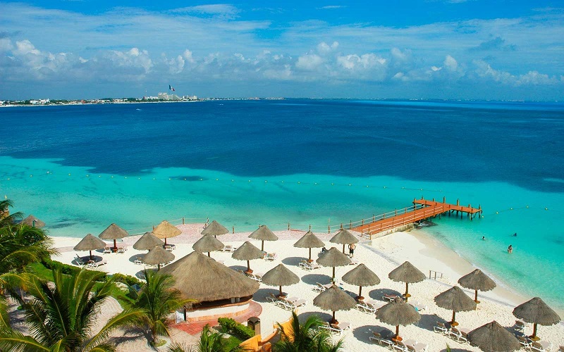 travel to cancun in august