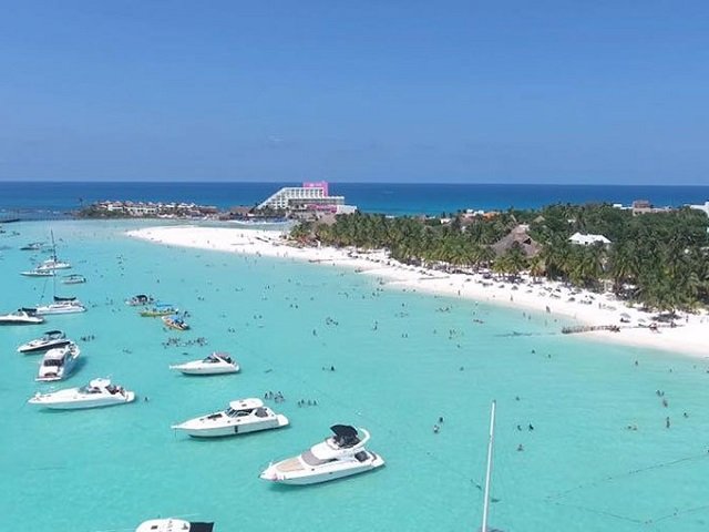 Cancun sea and boats