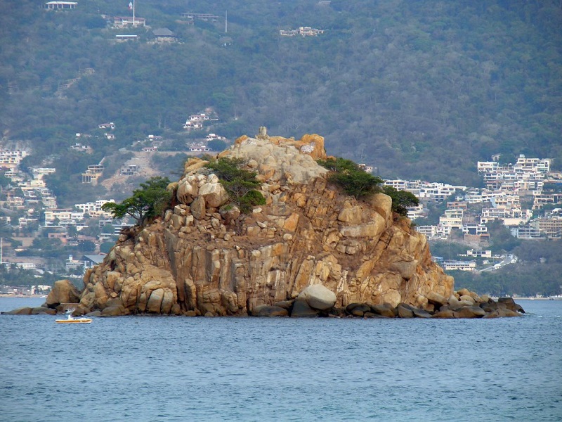 Farallon del Obispo on La Condesa Beach in Acapulco