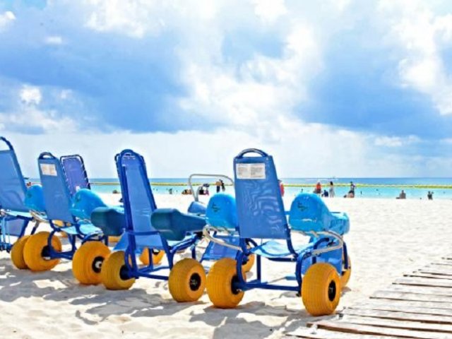 Accessible beach chairs in Los Cabos