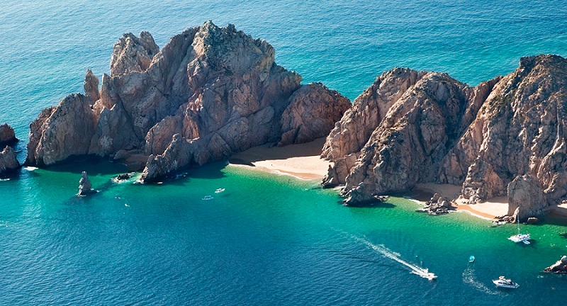 Beauty of the El Arco monument in Los Cabos
