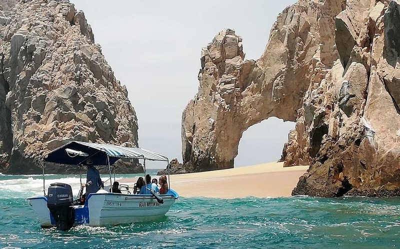 Tour of the El Arco monument in Los Cabos