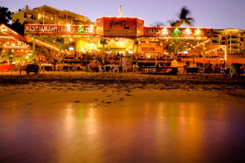 Mango Deck Restaurant, Bar and Beach Club in Los Cabos