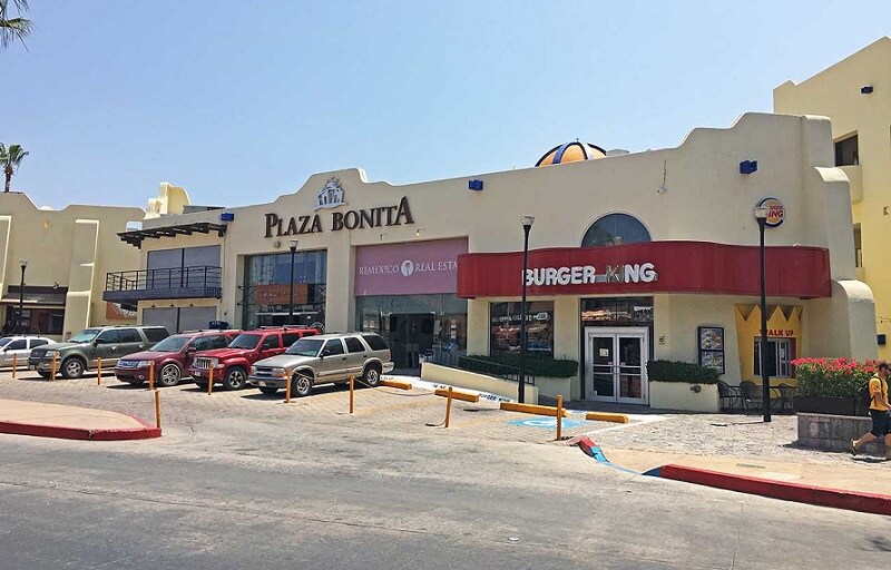 Plaza Bonita mall in Los Cabos