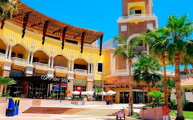 Puerto Paraiso Mall in Los Cabos
