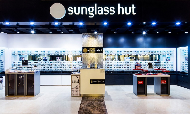 Sunglass Hut store in Los Cabos