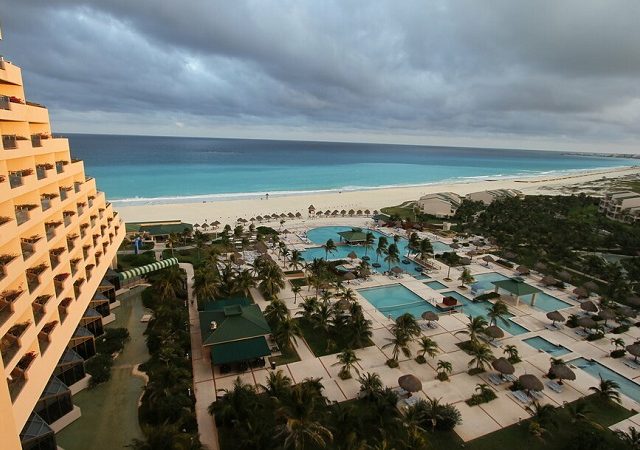 Season of hurricanes and earthquakes in Cancun