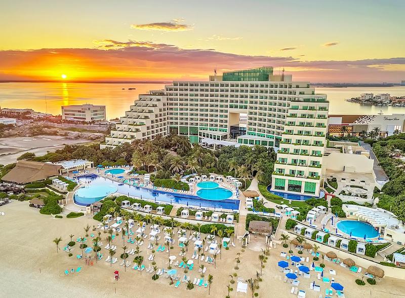 Hotel Live Aqua Beach in Cancun